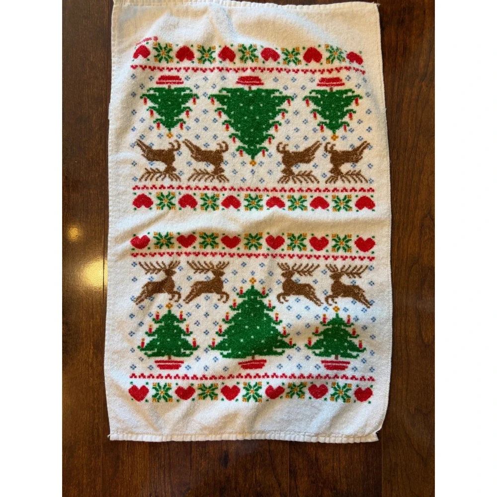 Vintage Christmas Hand Towels Set of 2 Reindeer Tree Hearts Fair Isle Made USA
